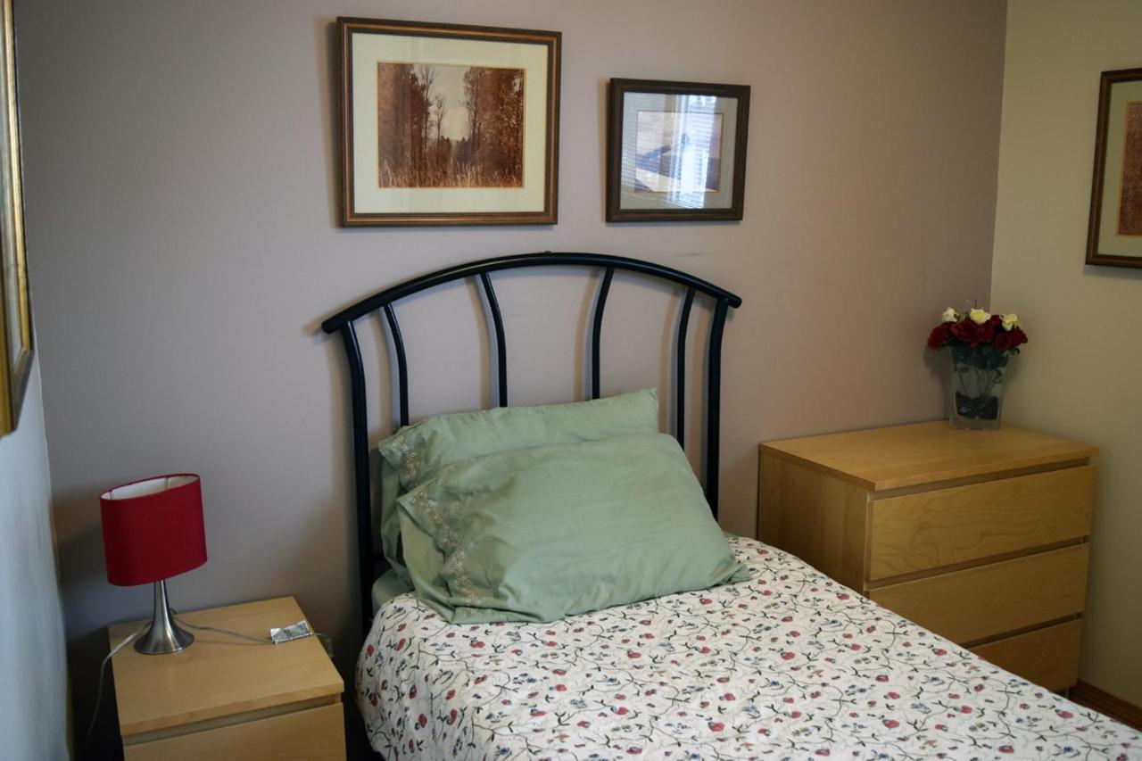 The Dewberry Homestay B&B Edmonton Eksteriør billede