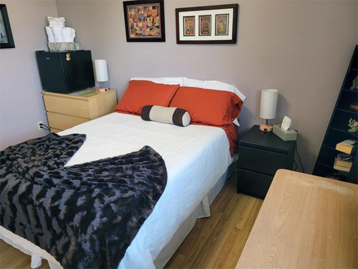 The Dewberry Homestay B&B Edmonton Eksteriør billede