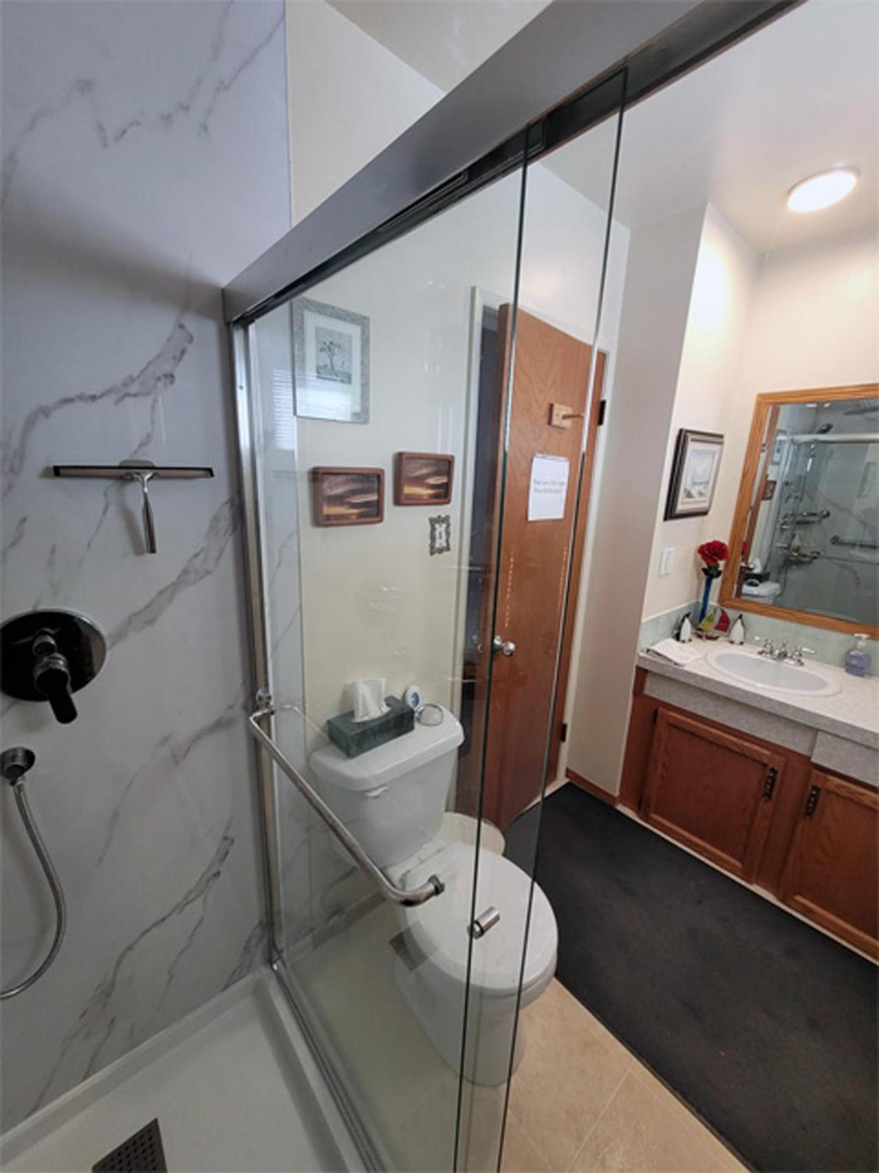The Dewberry Homestay B&B Edmonton Eksteriør billede